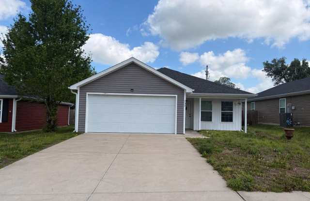 737 N Oak Street photos photos