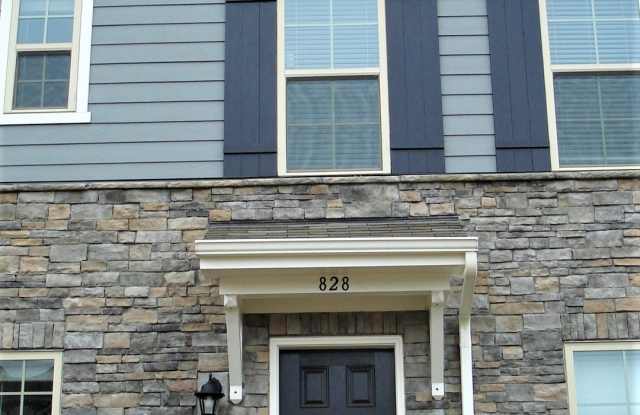 828 Imperial Ct - 828 Imperial Ct, Charlotte, NC 28273