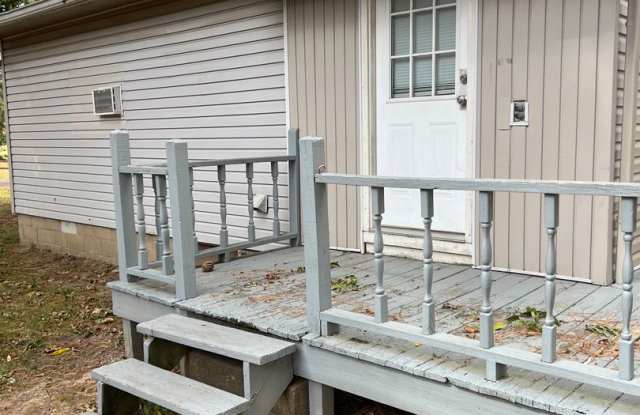University Place 1- Charming 2 BD, 1 BA Home! Gallery 3