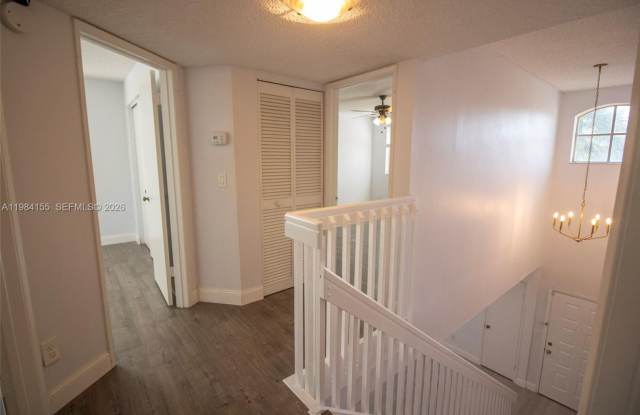 4844 Grapevine Way, Davie, FL 33331 Gallery 4