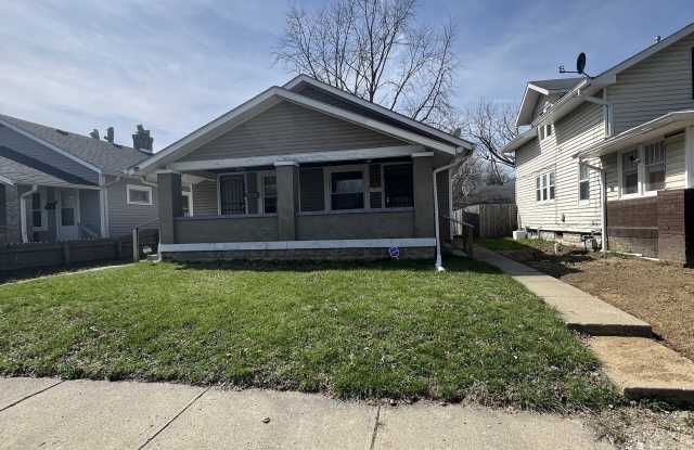 896 N Gladstone Avenue photos photos