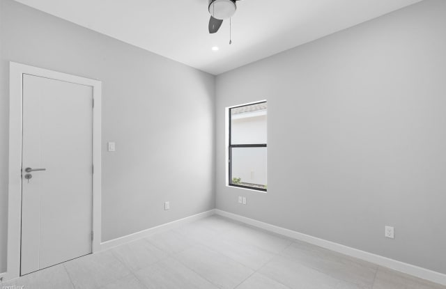 2022 SUMMERLAND LN Gallery 2