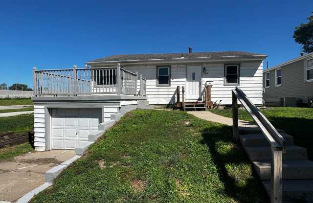 Cozy 3 Bedroom Home in Council Bluffs! photos photos