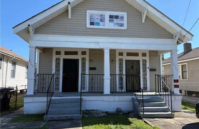 2105 GALLIER Street photos photos