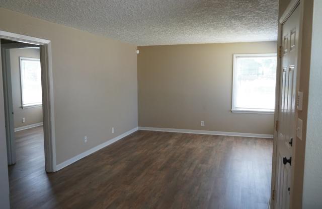 Charming Rose Village Home on Corner Lot for Lease - 2703 R ST Gallery 3