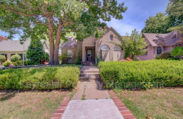 1227 E 28th St - 1227 East 28th Street, Tulsa, OK 74114
