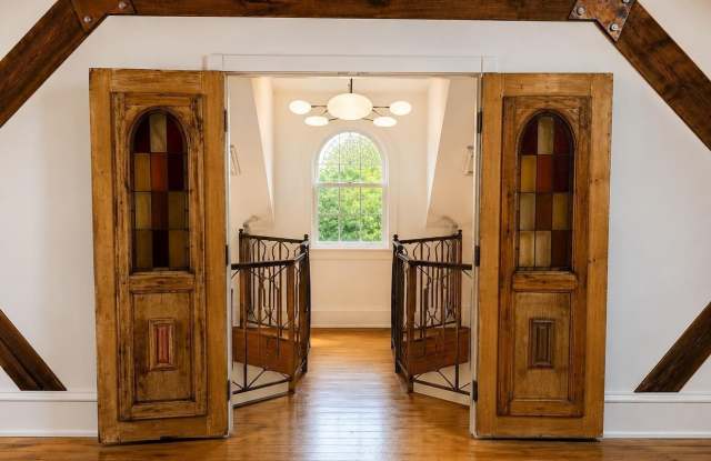 383 Portland Avenue Gallery 2
