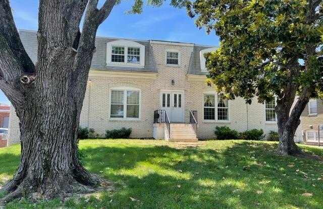 4524 Cordova Rd - 4524 Cordova Road, Beechwood Village, KY 40207