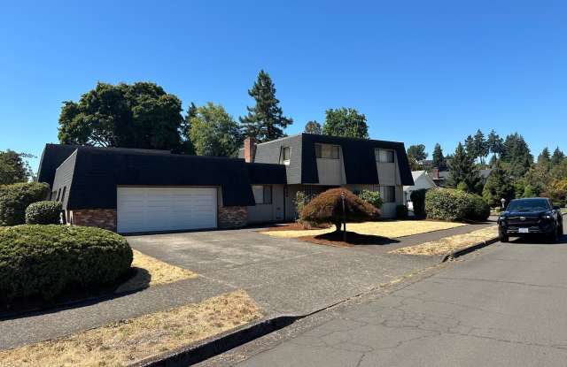 Large 3 bedroom 2.5 bath duplex with a garage! photos photos