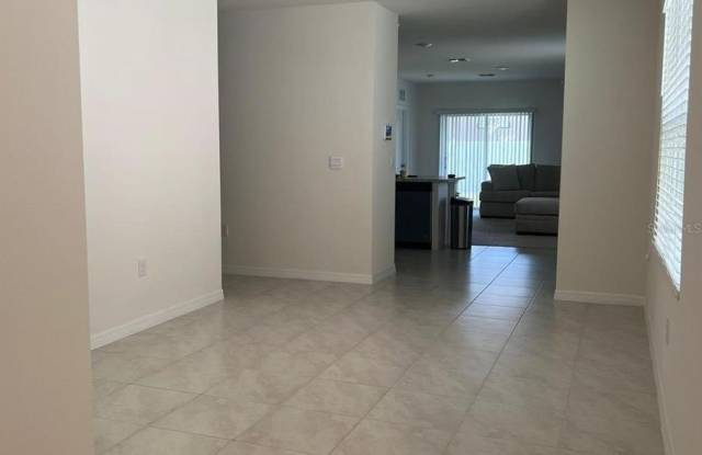 734 CHINOY ROAD Gallery 4