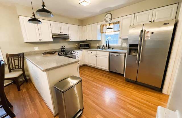 Charming Single-Family Home Great Neighborhood photos photos