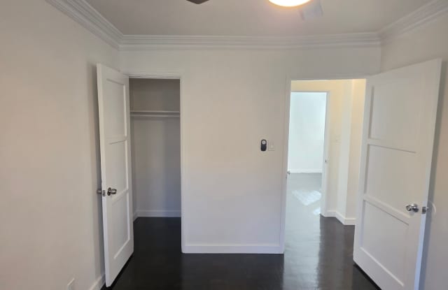 1653 N Vista St Gallery 2