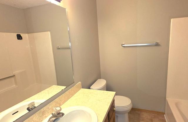 2 Bedroom 2 Bathroom Duplex! Southwest Springfield! $1050! Kickapoo School District! photos photos