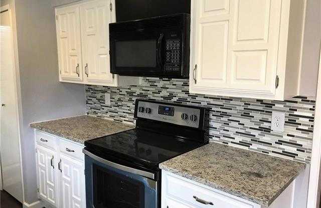 1418 Meandering Way Gallery 4