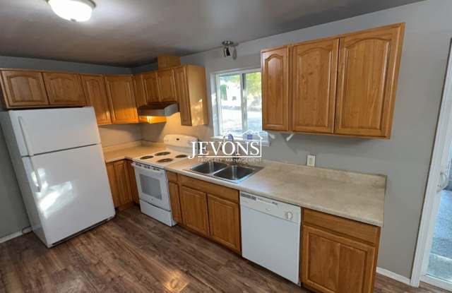 $500 Off First Month's Rent! Kent 3BR Home with Washer & Dryer – Ready Now Gallery 3