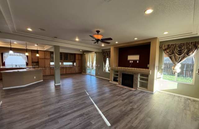 Stunning 3 Bedroom House in Southeast Colorado Springs Gallery 3