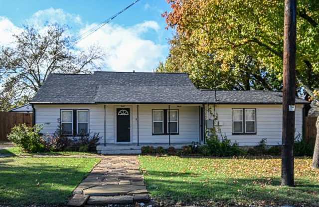 1300 S Trinity Street - 1300 South Trinity Street, Decatur, TX 76234