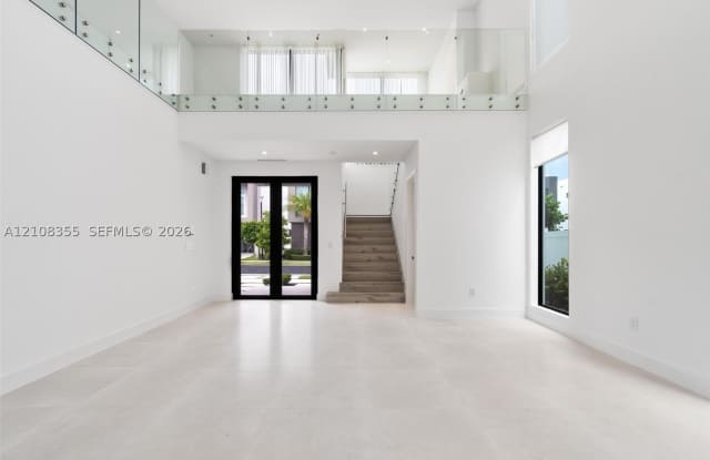 10536 NW 67th Ter Gallery 4