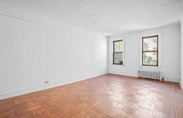 105 Bennett Ave Gallery 1