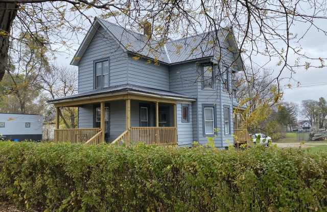 942 N Schuyler Avenue Gallery 3