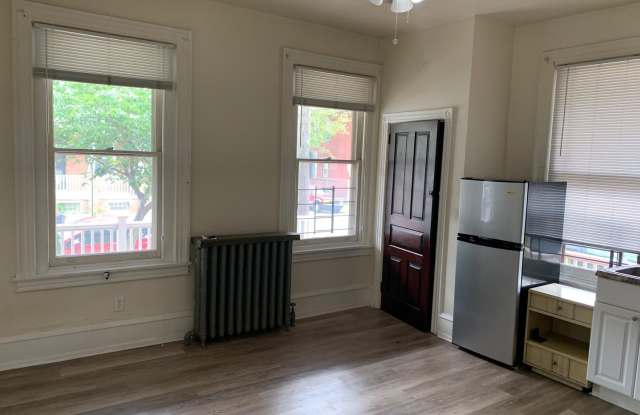Fab Frankford Studio Apartment Available Now photos photos