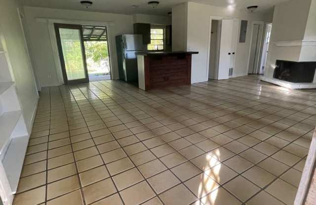 1ST MONTH FREE RENT 3 Bed 1 Bath Home | Pet Friendly with Large Fenced Yard | Washer Dryer Hook Ups | Section 8 Welcome Gallery 1