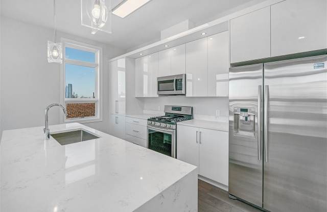 119 PETER ST photos photos