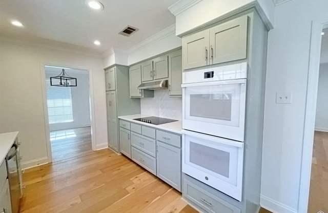 3 Bedroom Home Off Jefferson Hwy and near Bluebonnet - 10727 Danbury Drive, Inniswold, LA 70809