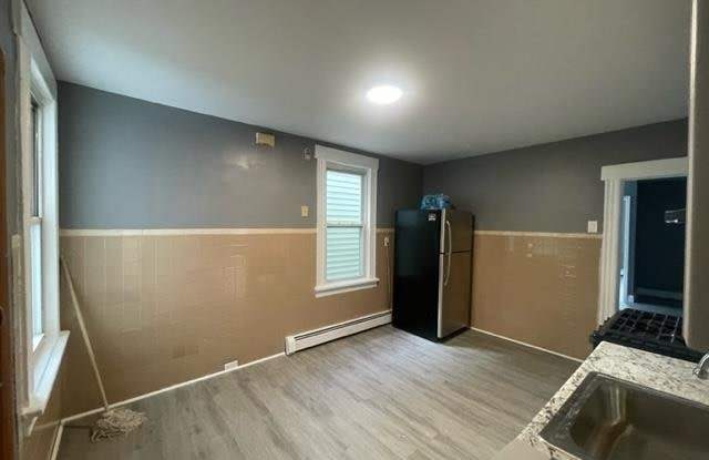 89 BURGESS PL Gallery 4