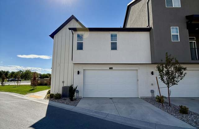 1125 North Clifton Drive Gallery 4