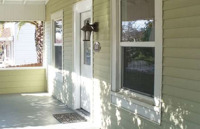 Charming 2-bedroom, 1-bath Home Gallery 3