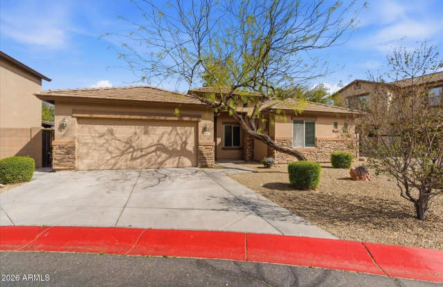 8938 W Grovers -- photos photos