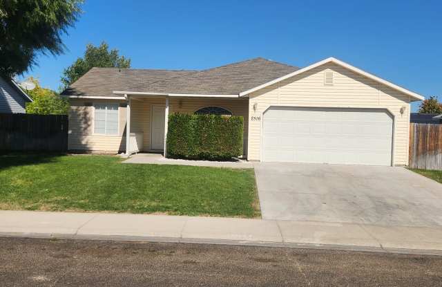 3 Bedroom 2 Bath Home in a Great Location! Gallery 1