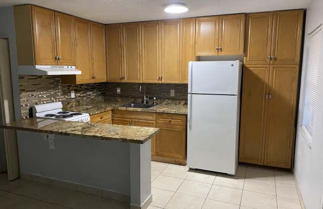 5168 NE 6th Avenue unit: 430 photos photos