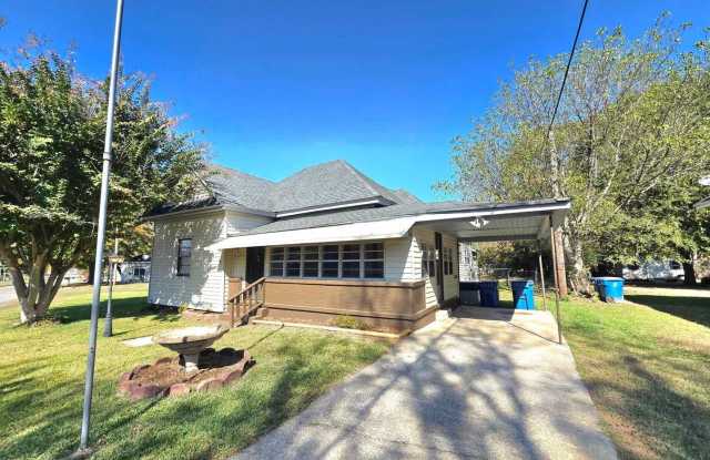 5 bed and 3 bath (4 bed/2bath house)  (1 bed/1 bath home) photos photos