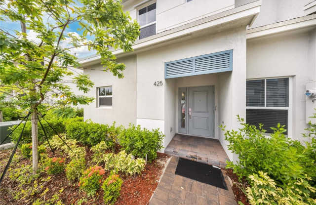 425 NE 1st Dr photos photos