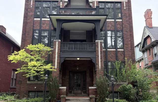 659 W Canfield Street photos photos