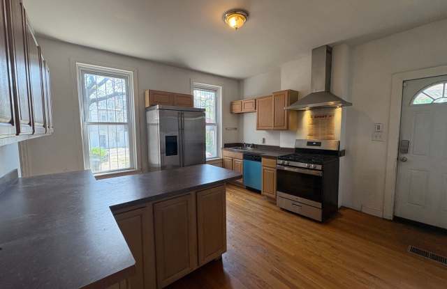 Enormous 5bd/4.5ba Charles Village Home CAC, Parking, W/D and more.. Available 8/1 photos photos