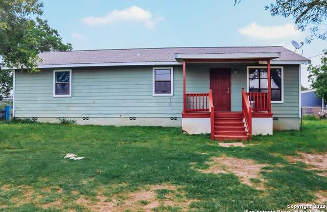 1902 Ponderosa St - 1902 Ponderosa Street, Floresville, TX 78114