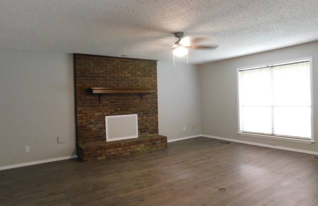 Spacious 2 Bed 2 Bathroom Duplex Gallery 4