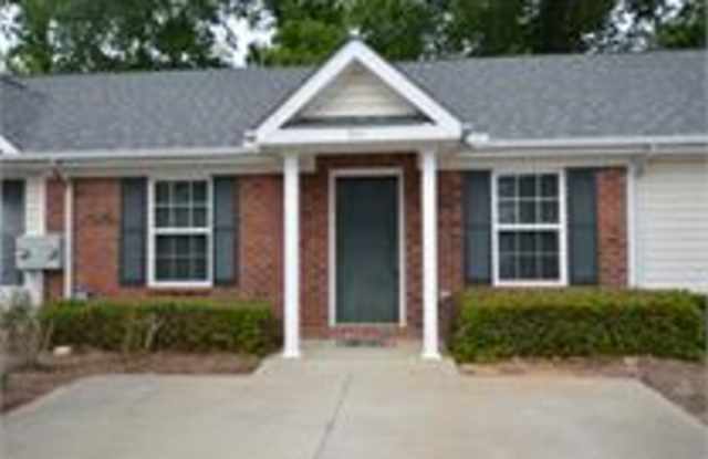 504 Edgecliff Lane - 1 photos photos