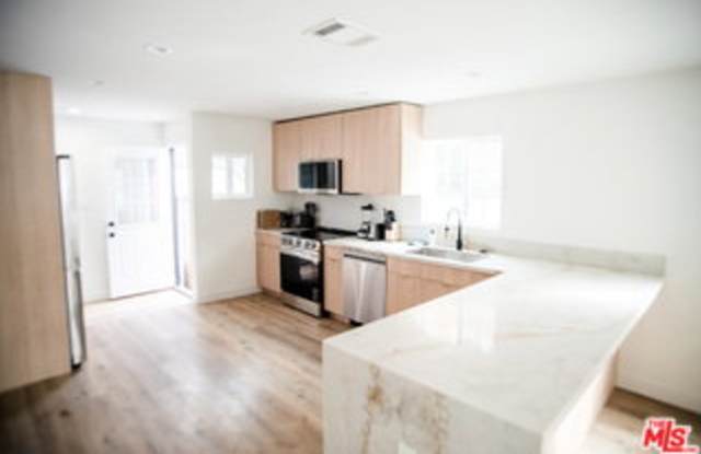 3748 Veteran Avenue Gallery 4