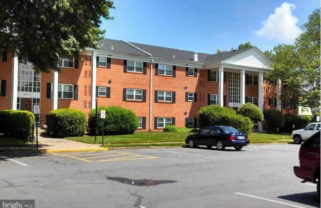 120-5 WASHINGTON ST NE #3 - 120-5 Washington St NE, Leesburg, VA 20176