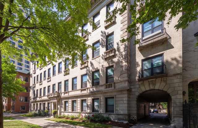 5120 S. Hyde Park Boulevard Gallery 2