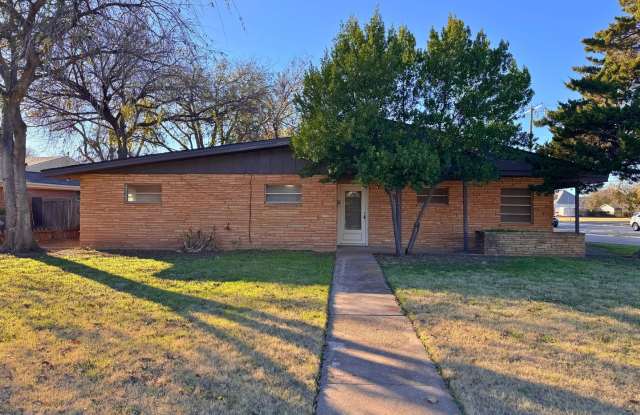 Adorable Mid Century Modern home on a corner lot! photos photos