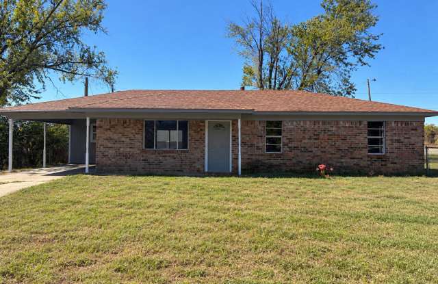 3 Bedroom and 1.5 Bathroom House! Gallery 1