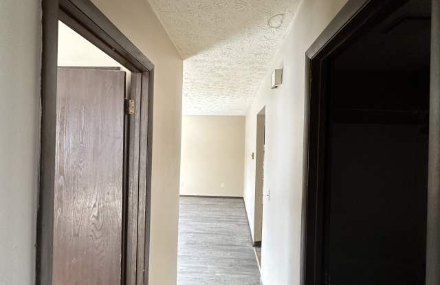 1407 Spring Ave Ne photos photos