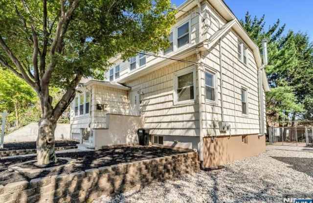 757 Ray Avenue 2 - 757 Ray Avenue, Ridgefield, NJ 07657