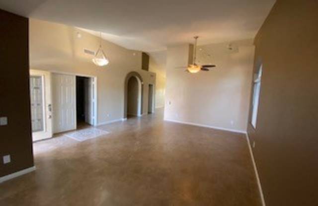 3105 N Meadow Dr Gallery 2