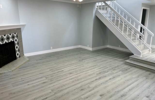 5401 Zelzah Ave photos photos